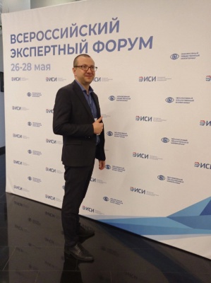 На вопрос "Кто такой ЛОМ?" отвечает член Общественной палаты