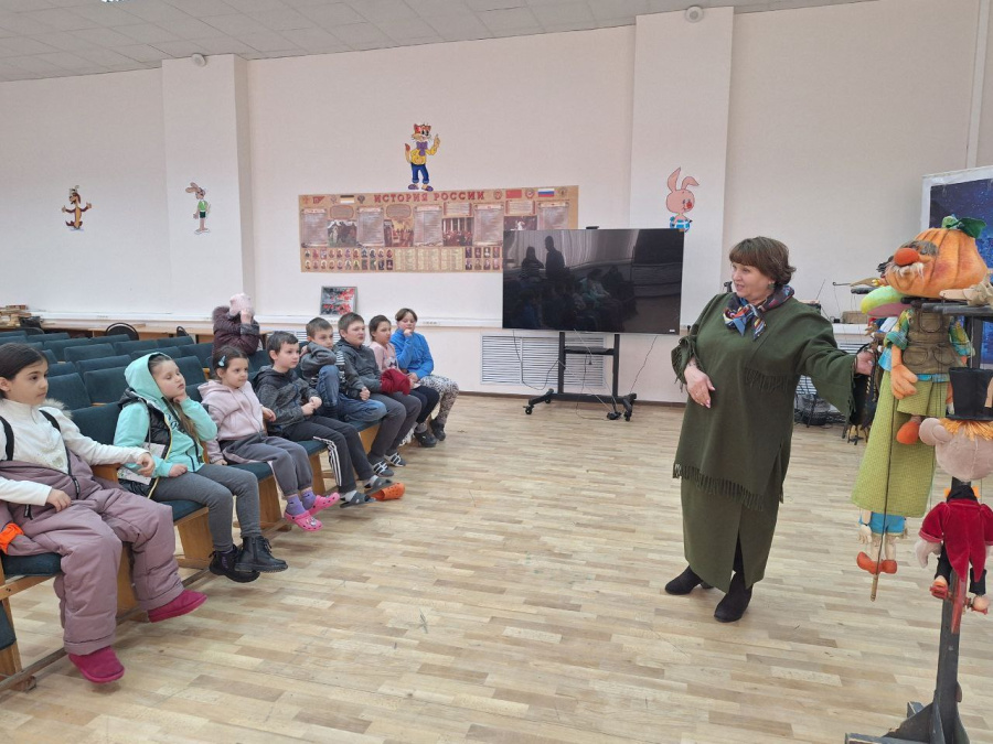 Белгородский театр кукол подарил праздник вынужденным переселенцам