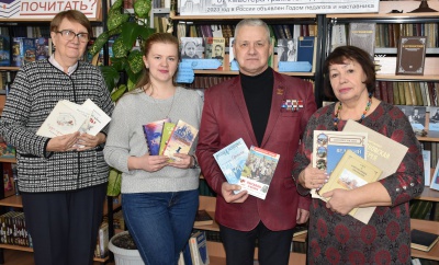 Книги дарить приятно